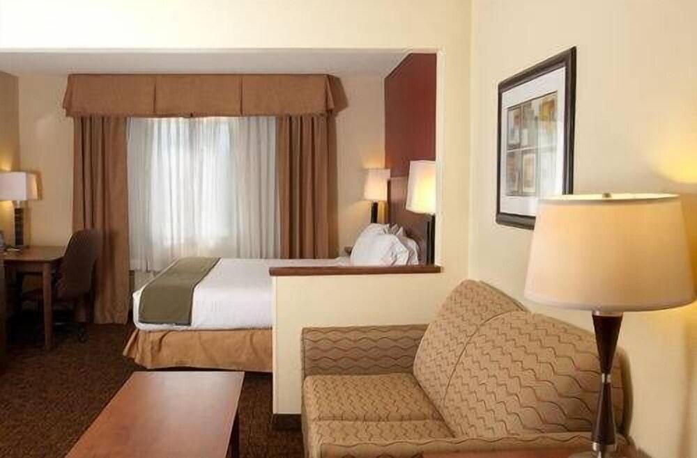 Hotel Express - By Ihg 2*