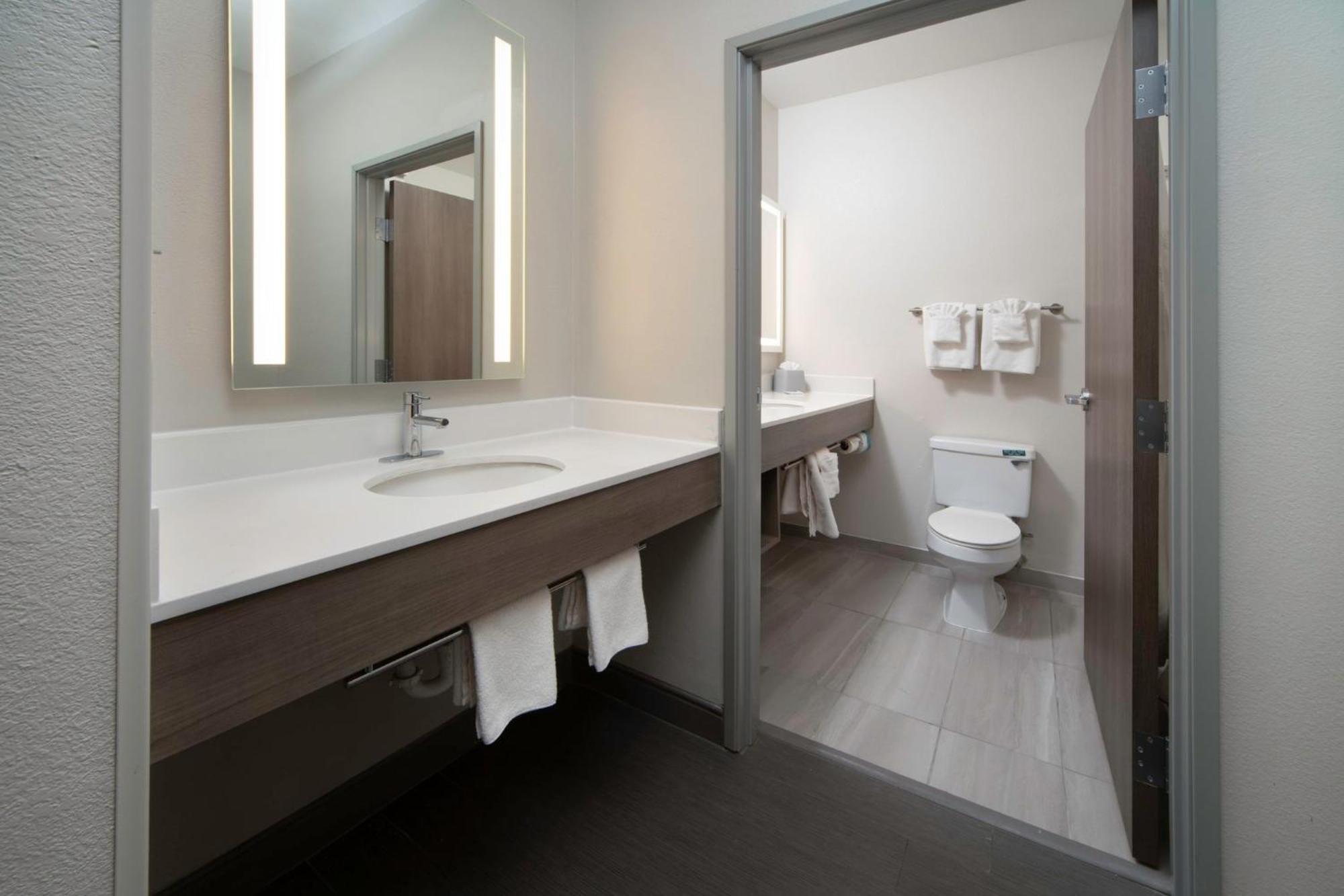 Express - By Ihg Hotel 2*