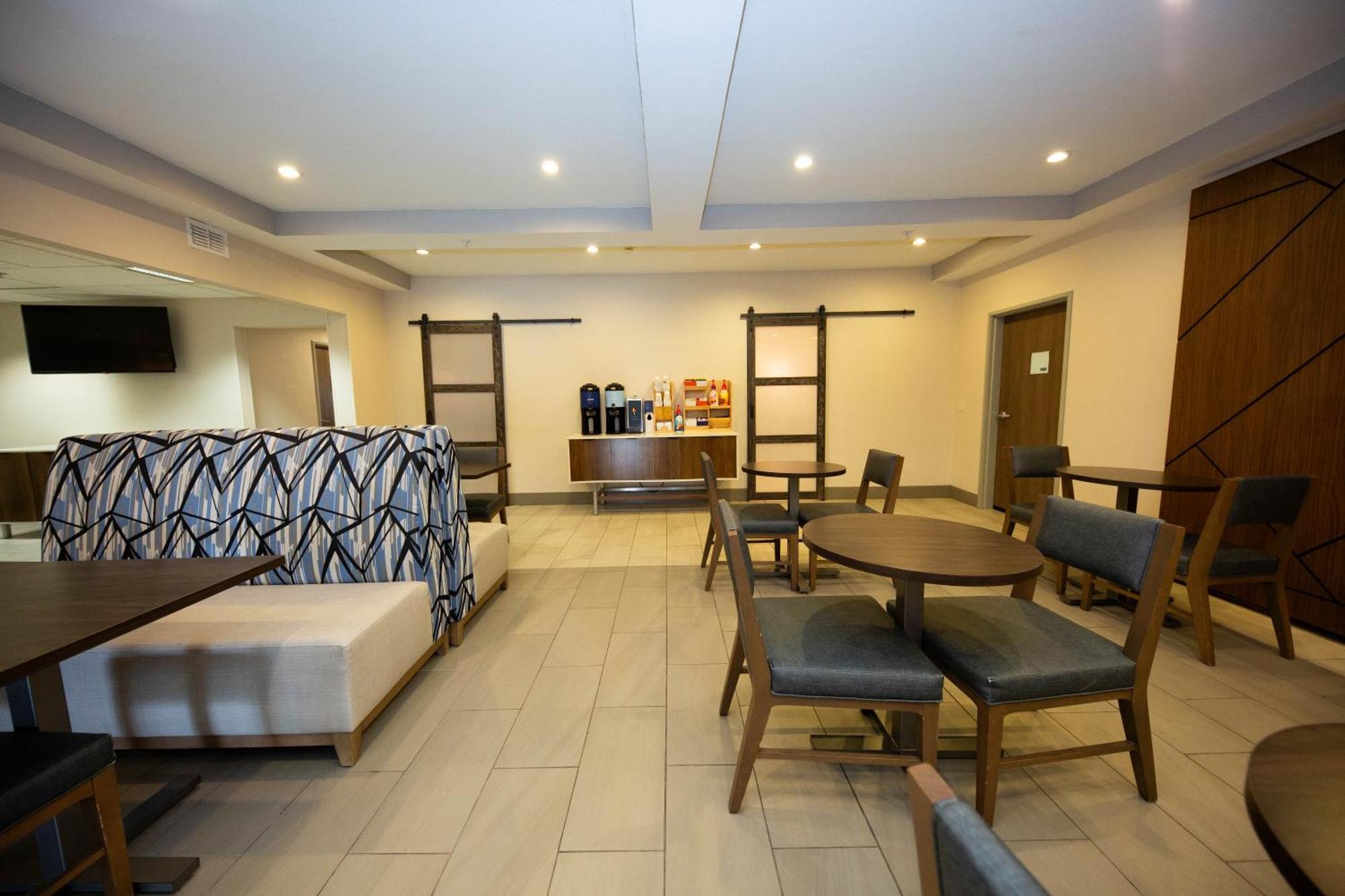Express - By Ihg Hotel 2*