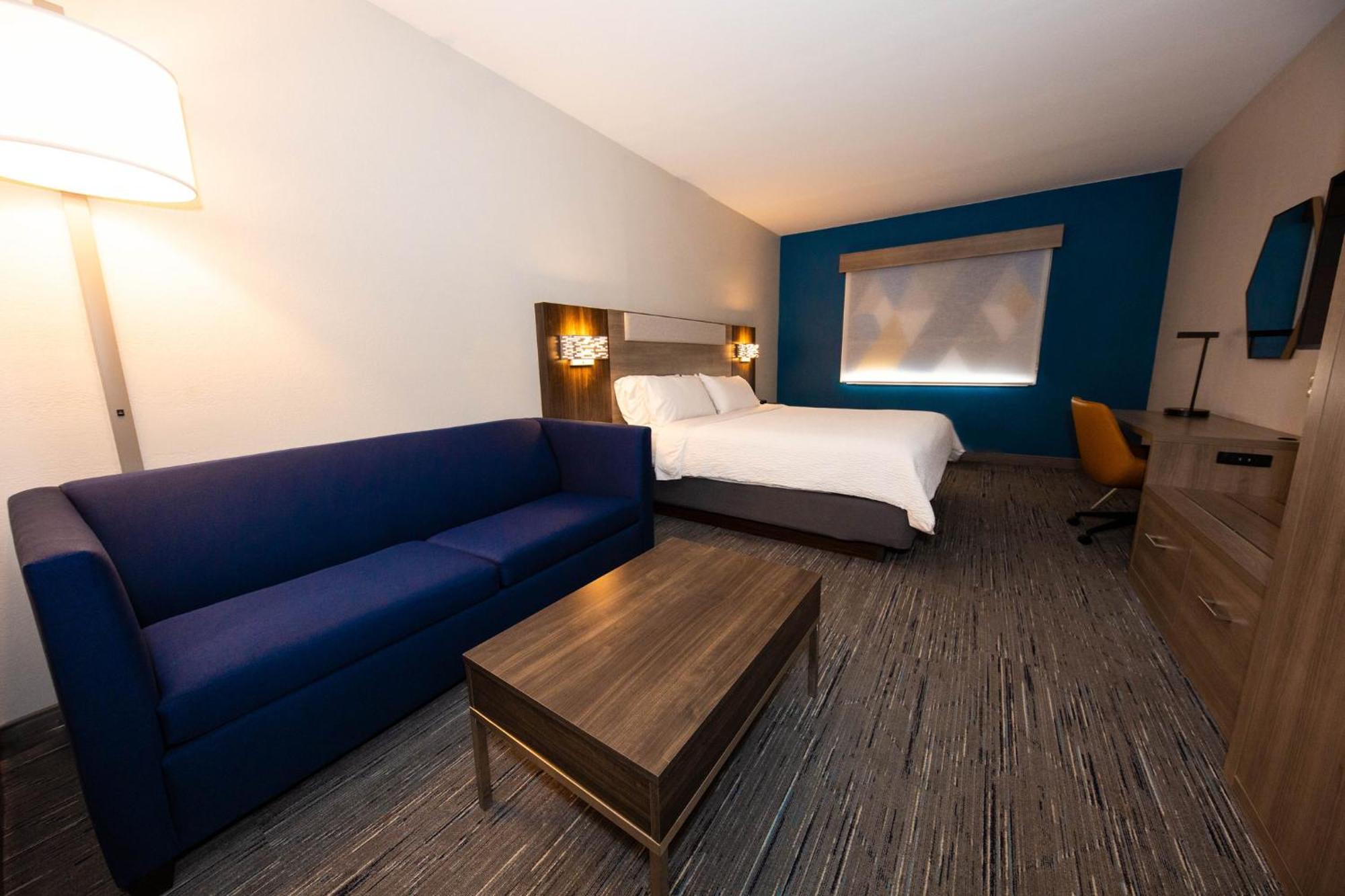 Hotel Express - By Ihg 2*