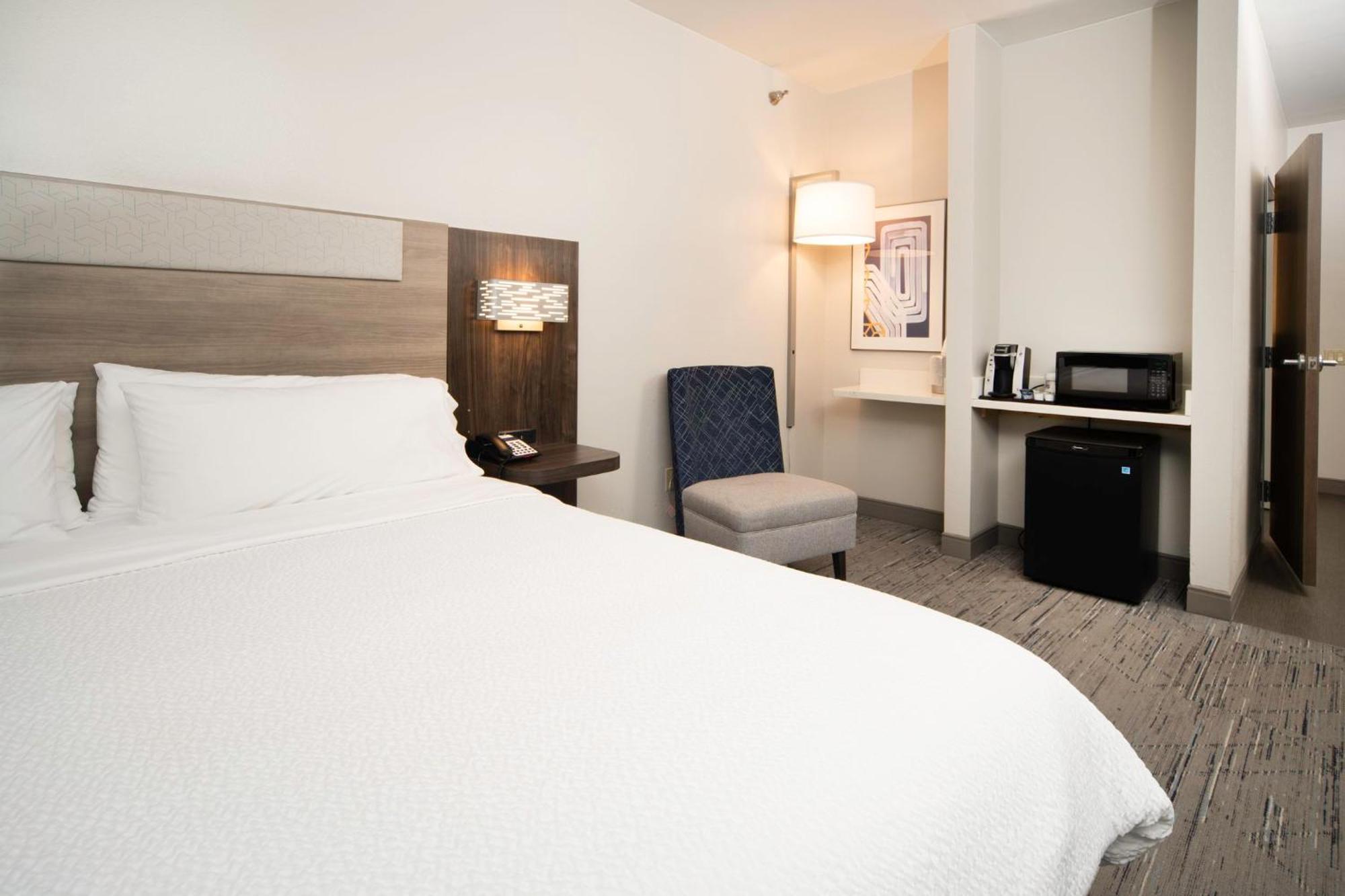 Express - By Ihg Hotel 2*